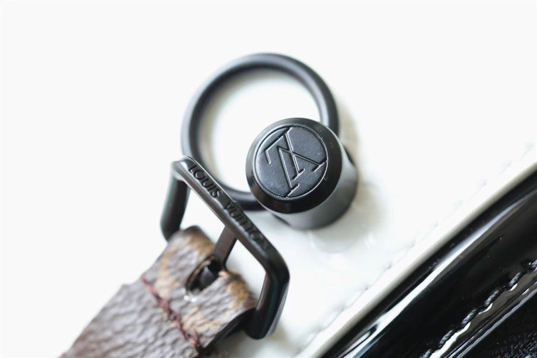 LV Cannes Monogram White For Womtlm,  Shoulder And Crossbody Bags 17cm/6.7in LV M20487