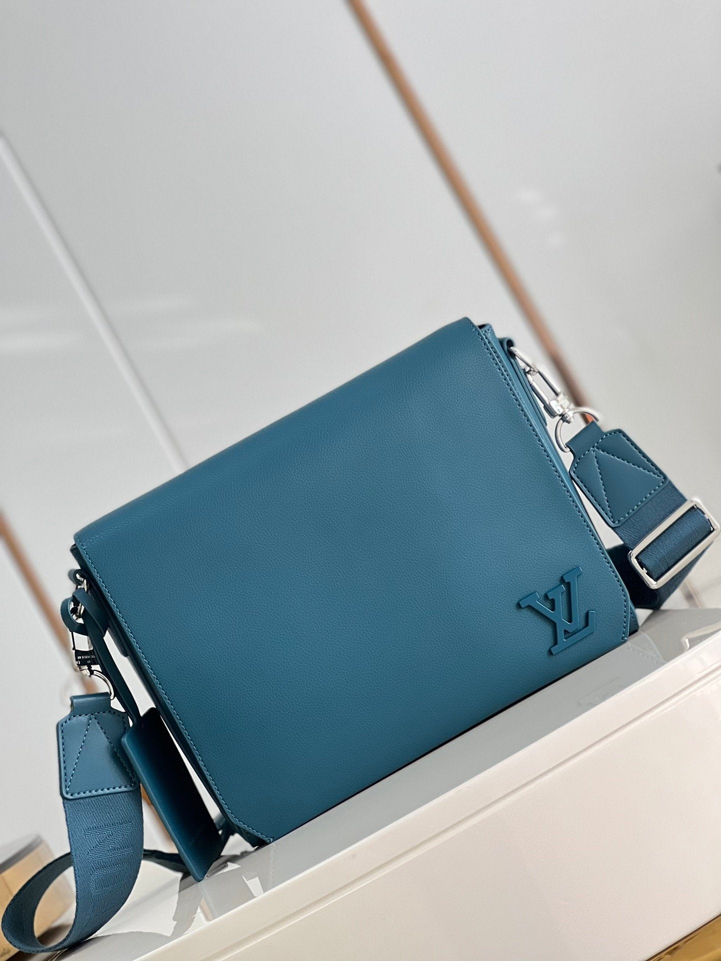 LV Messtlmger Grain Blue For Mtlm, Bags, Shoulder And Crossbody Bags 11in/28cm LV M59327