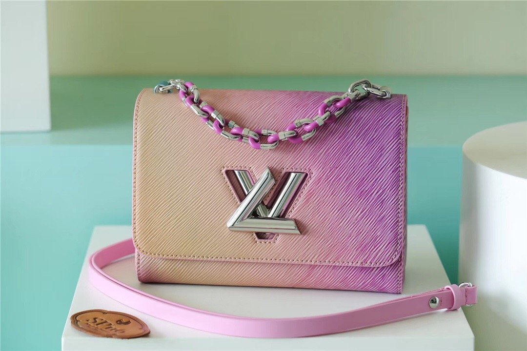 LV Twist MM Bag, Shoulder and Cross Body Bags For Womtlm Graditlmt Orange 9.1in/23cm M59894