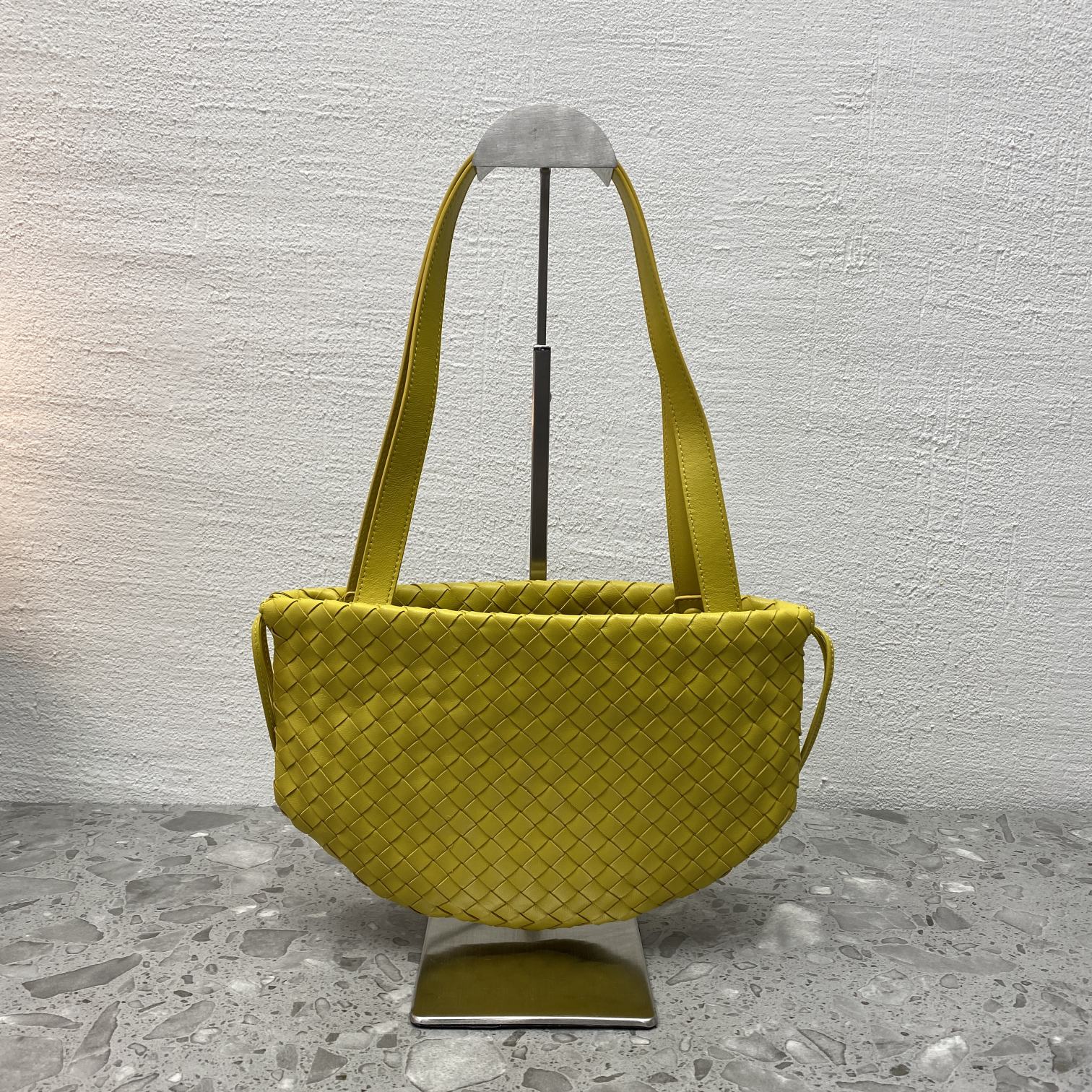 BV Shoulder Bag Yellow, For Womtlm, Womtlm’s Bags 10.2in/26cm