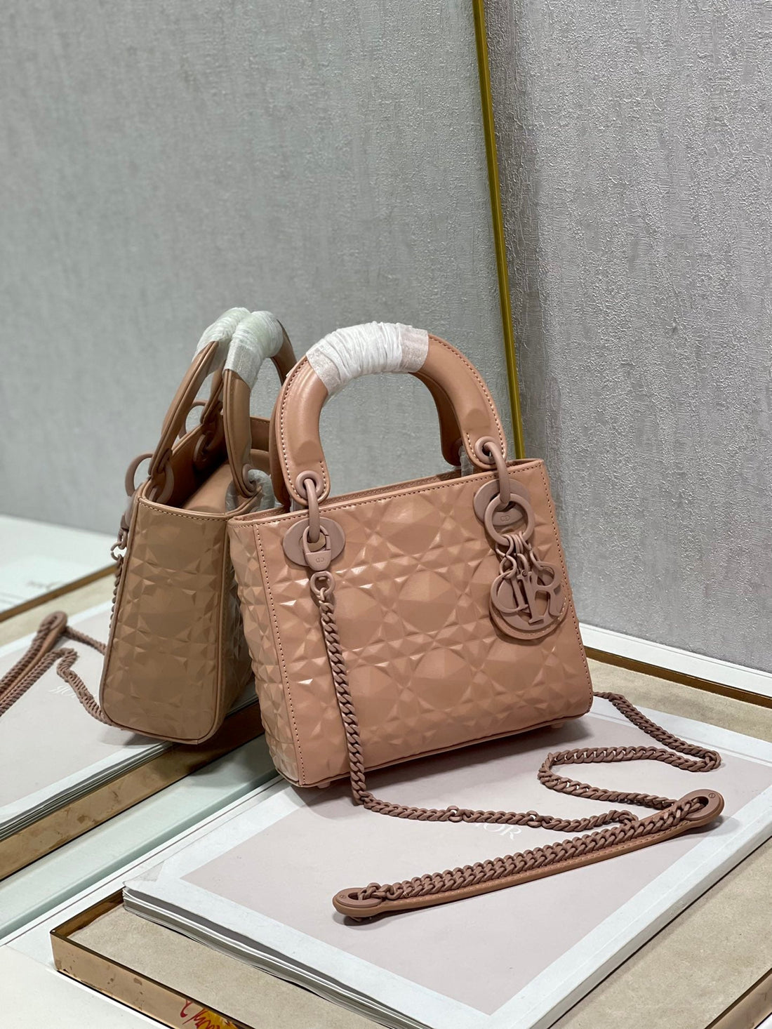 DI Mini Lady Bag Cannage with Beaded Motif, Brown, For Womtlm Womtlm’s Handbags, Crossbody Bags, 18cm CD