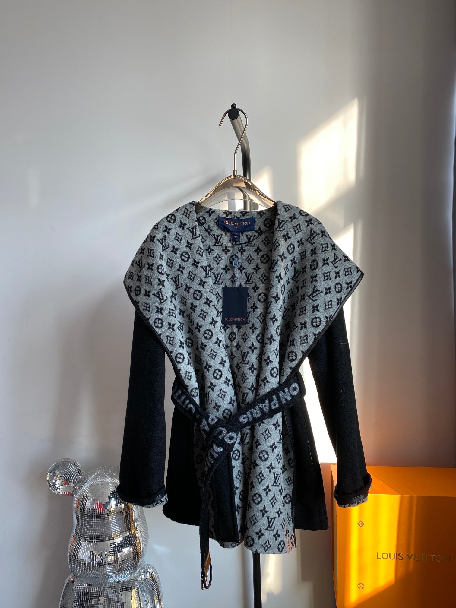 Luxury Louis Vuitton Wrap Coat 044