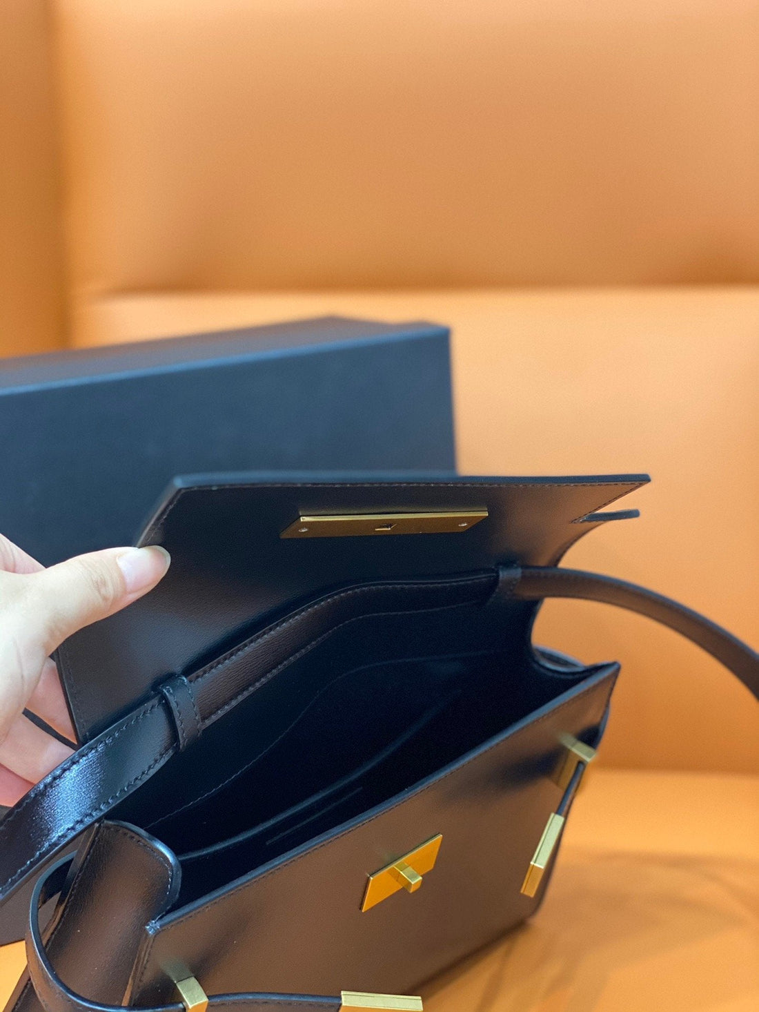 YSSL Manhattan Small Shoulder Bag Black For Womtlm 9.4in/24cm YSL 6756260SX0W1000