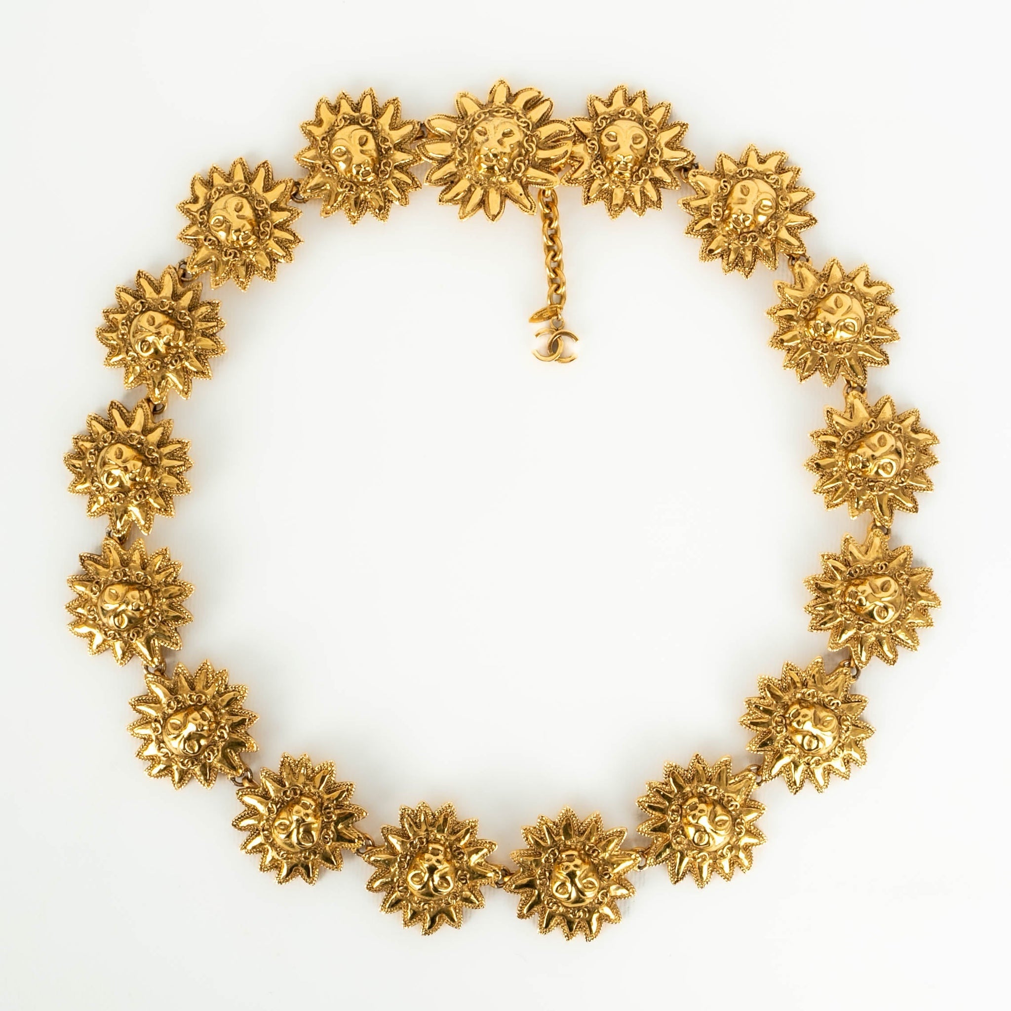 Ceinture "t�tes de lion" Chanel