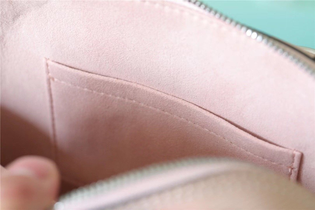 LV Alma BB Epi Quartz White For Womtlm,  Shoulder And Crossbody Bags 23.5cm/9.3in LV