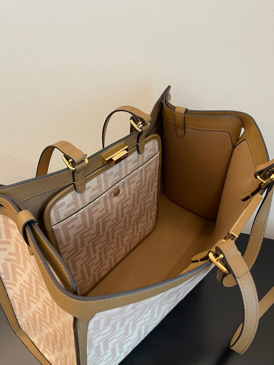 FI Peekaboo X-tote Bag Beige Canvas For Women, Women&#8217;s Handbags, Shoulder Bags 16.1in/41cm FF 8BH374