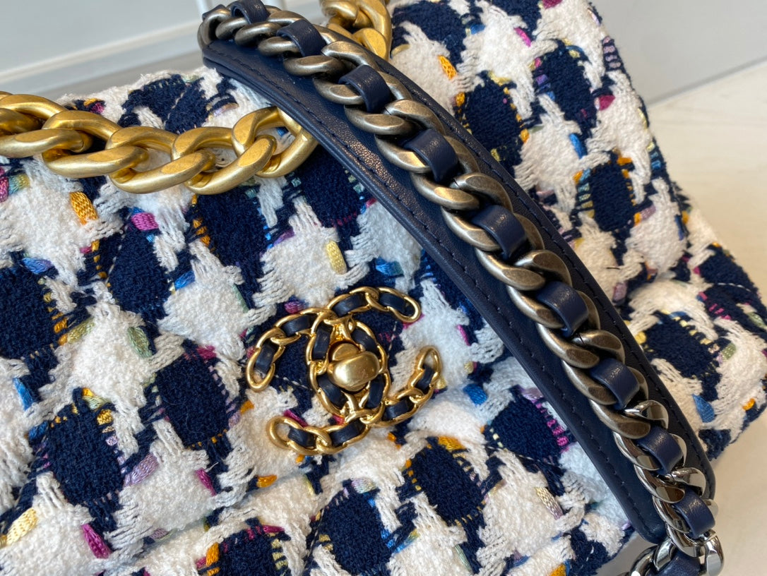 Chanel - Luxury Bag - CHL - 680