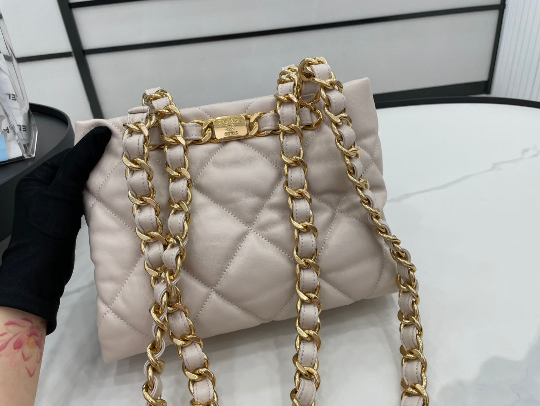 Chanel - Luxury Bag - CHL - 646