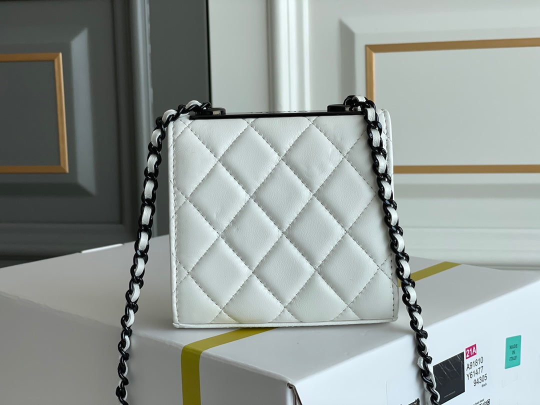 Chanel - Luxury Bag - CHL - 592