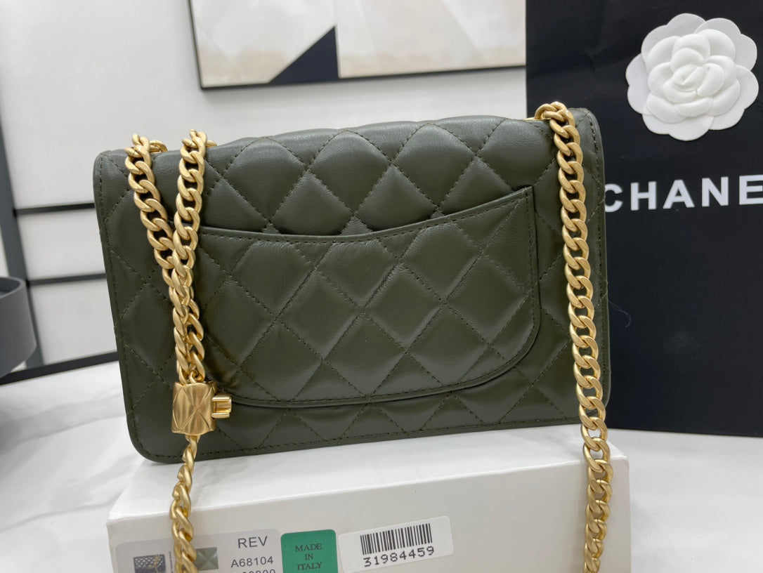 Chanel - Luxury Bag - CHL - 621
