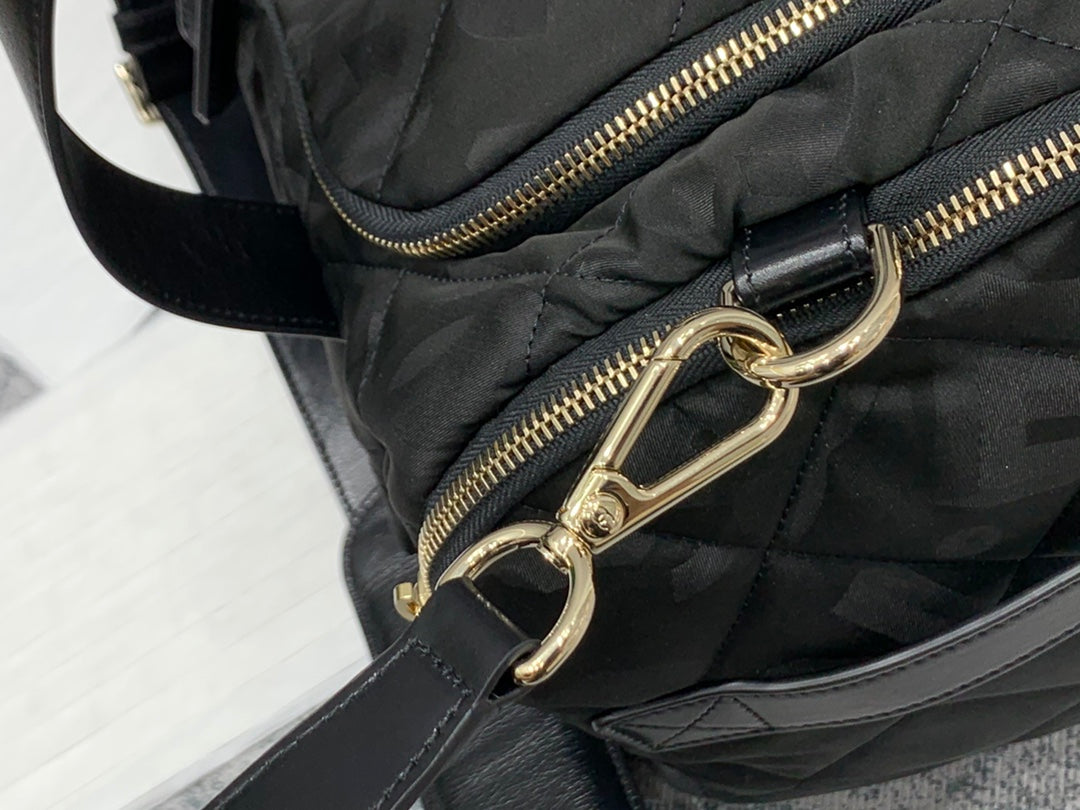 Chanel - Luxury Bag - CHL - 385