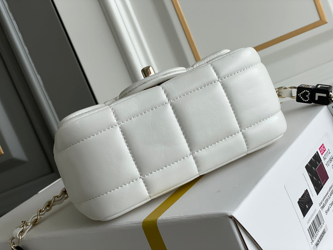 Chanel - Luxury Bag - CHL - 390