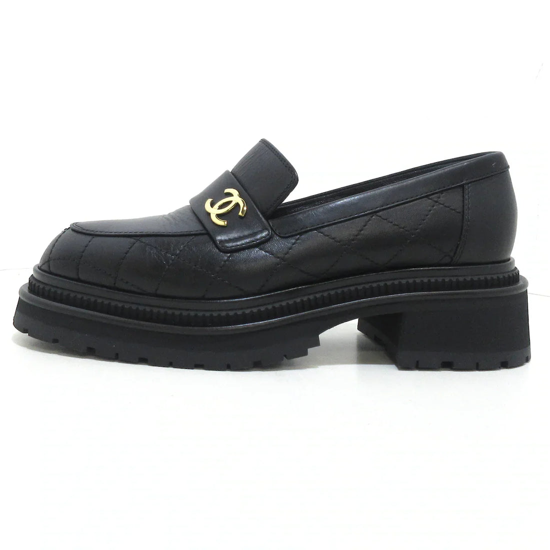 Chanel Black cc loafers, size 38,5
