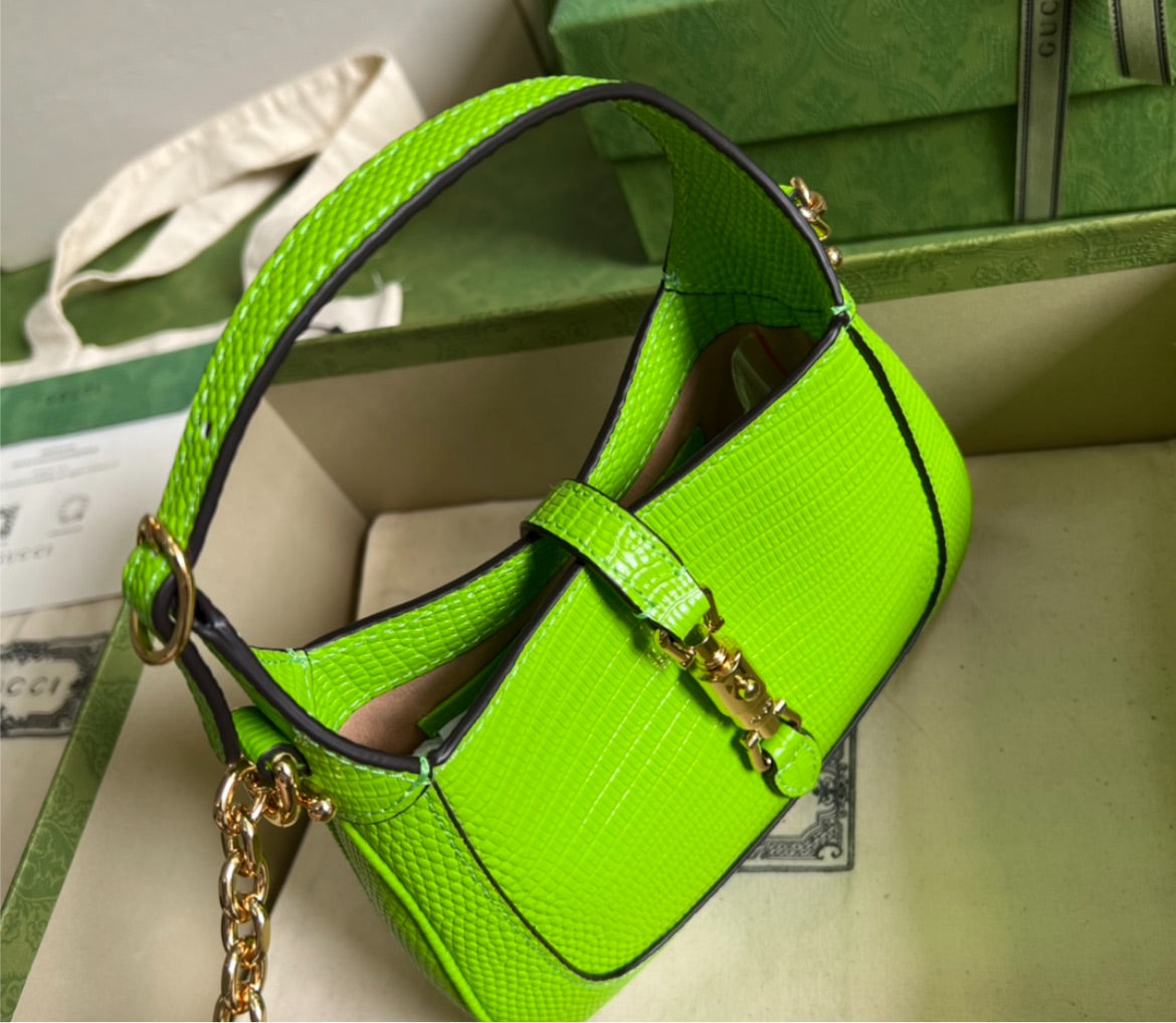 Woman new Gucci shoulder handbag