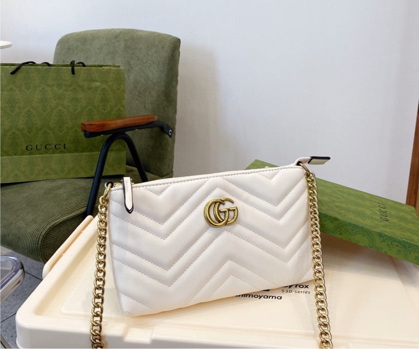Gucci Woman crossbody ( white)