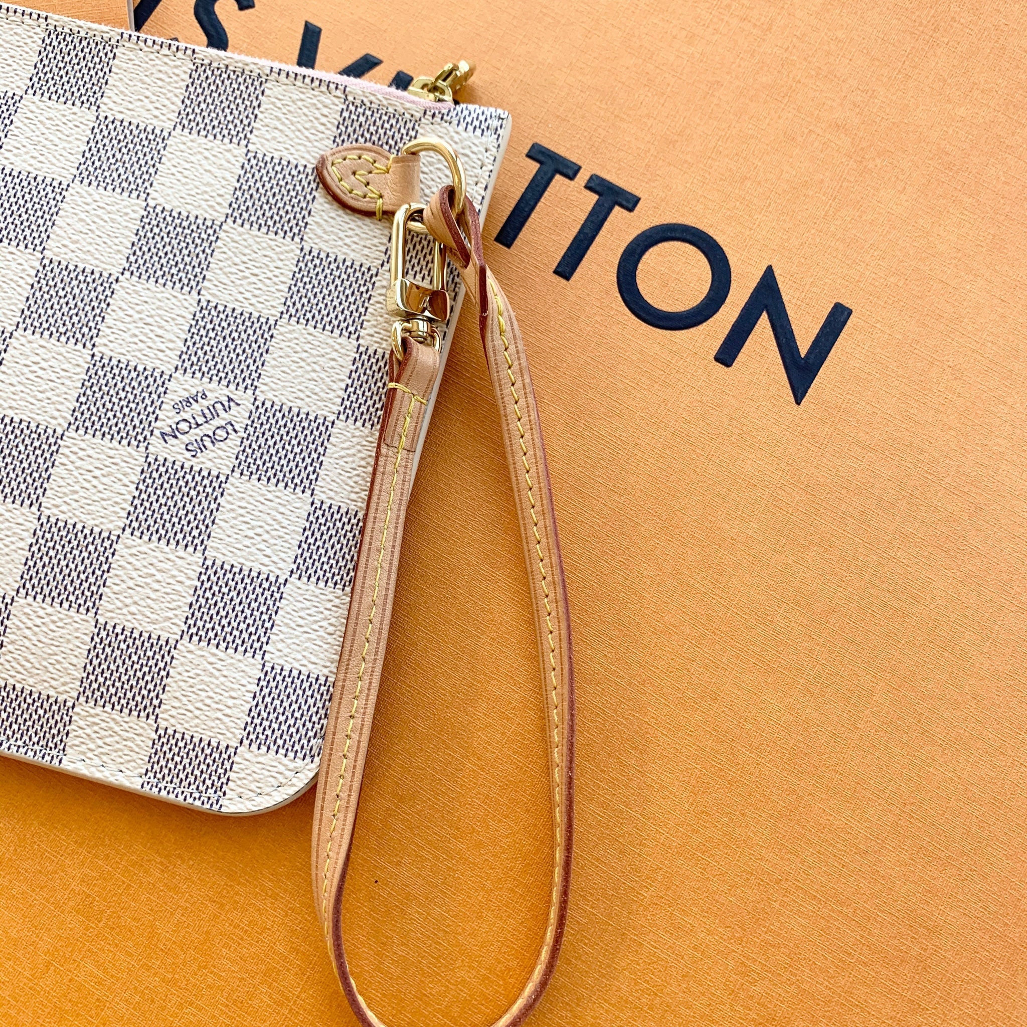 Louis Vuitton 2021 Neverfull GM Damier Azur Pochette Wristlet Pouch In Rose Ballerine