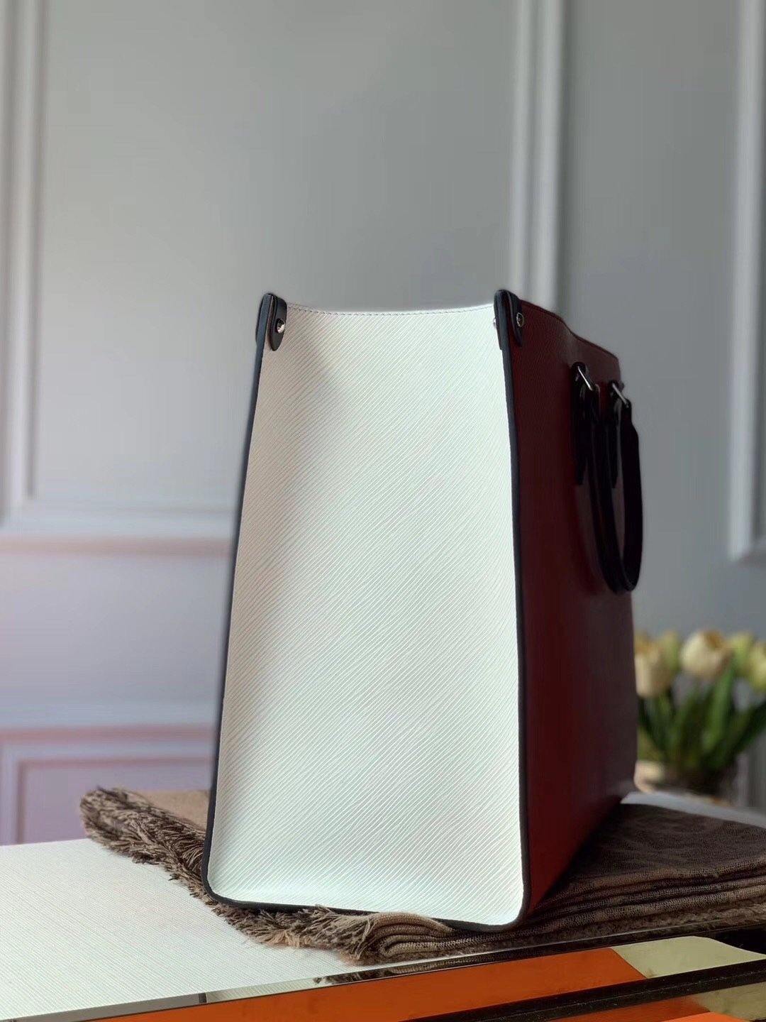 Louis Vuitton  MM Bag