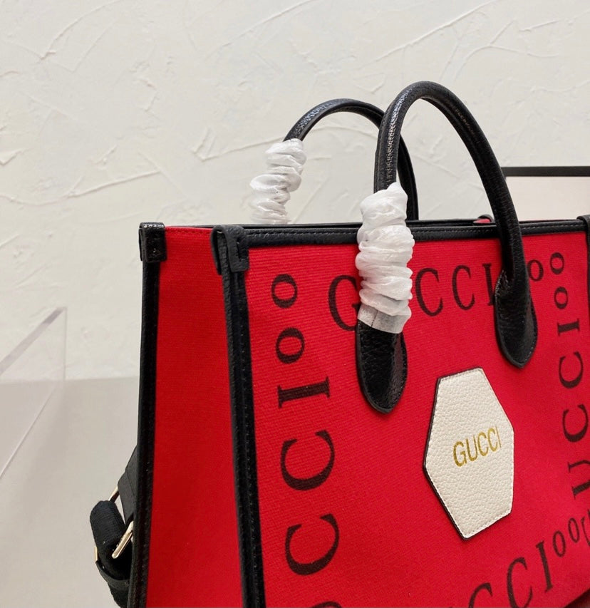 Woman Gucci Shoulder Handbag