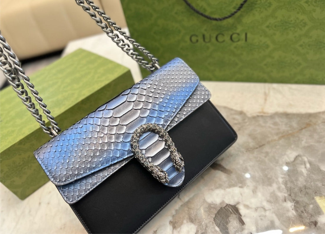 New woman Gucci shoulder handbag