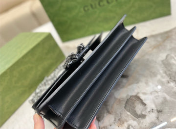 New woman Gucci shoulder handbag