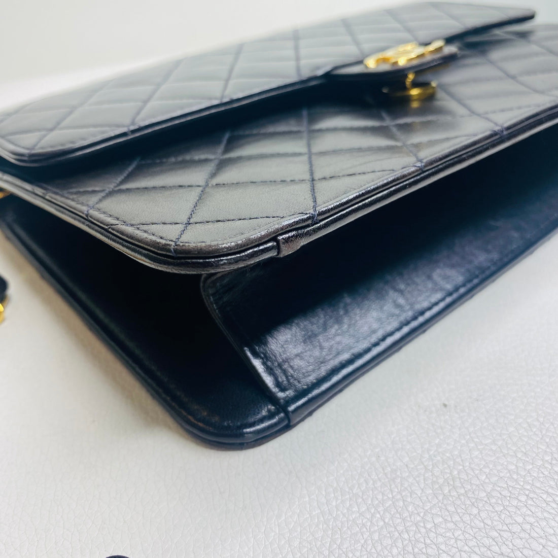 CHANEL Vintage Black Quilted Lambskin Leather Medium Single Chain Flap Bag in NEW CONDITION