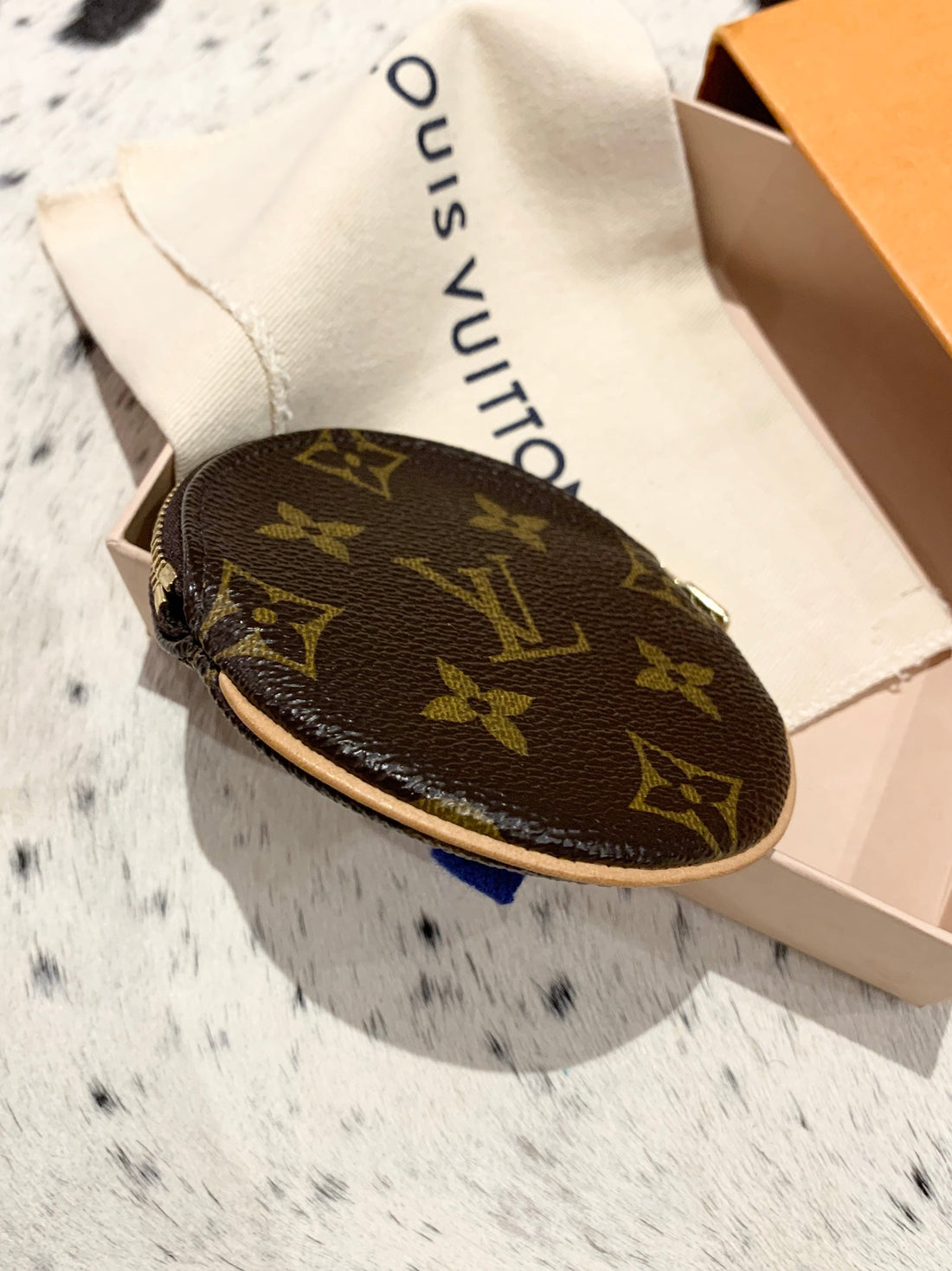 LOUIS VUITTON Monogram Round Coin Purse