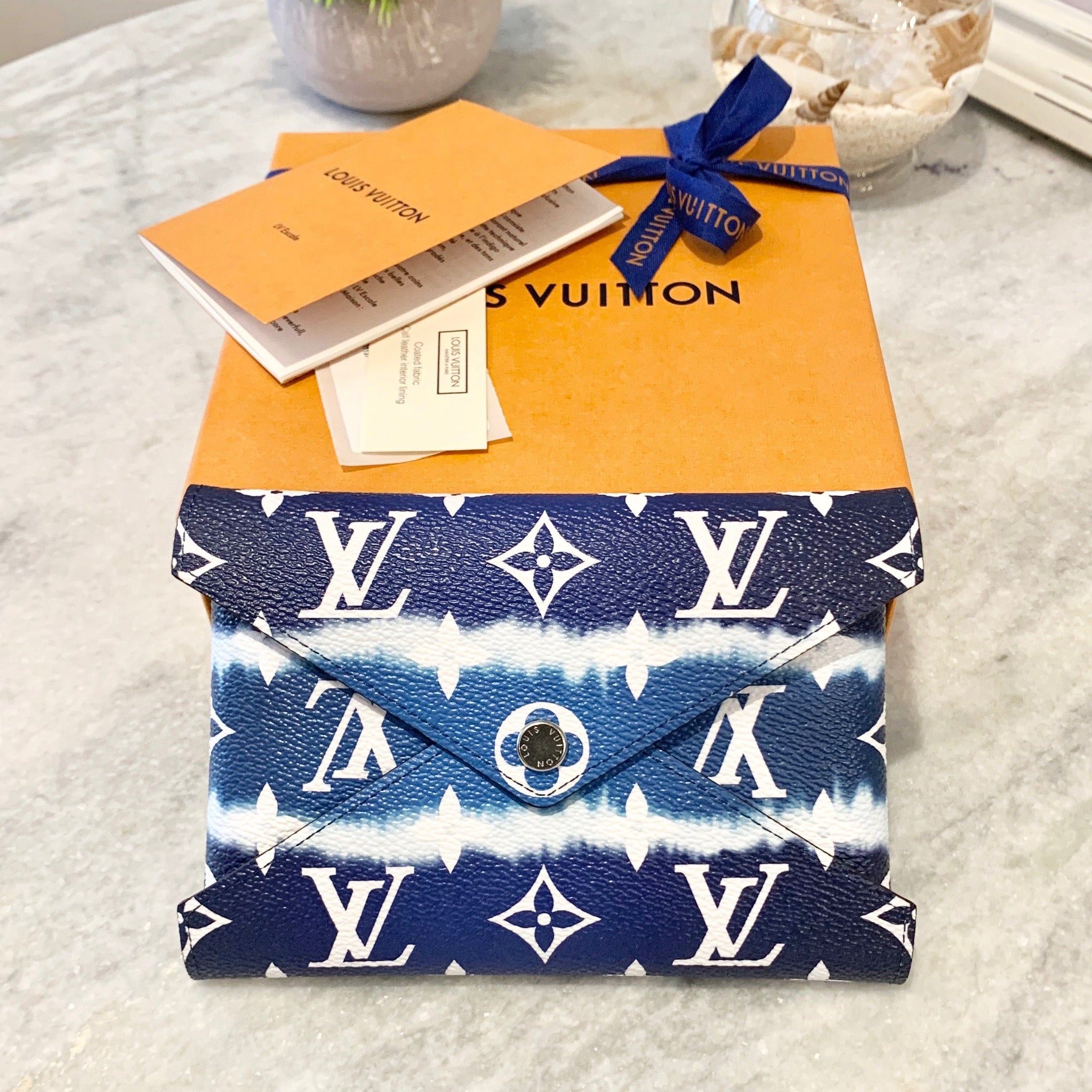 LOUIS VUITTON 2020 Monogram LIMITED EDITION Escale Medium Kirigami Pochette In Blue