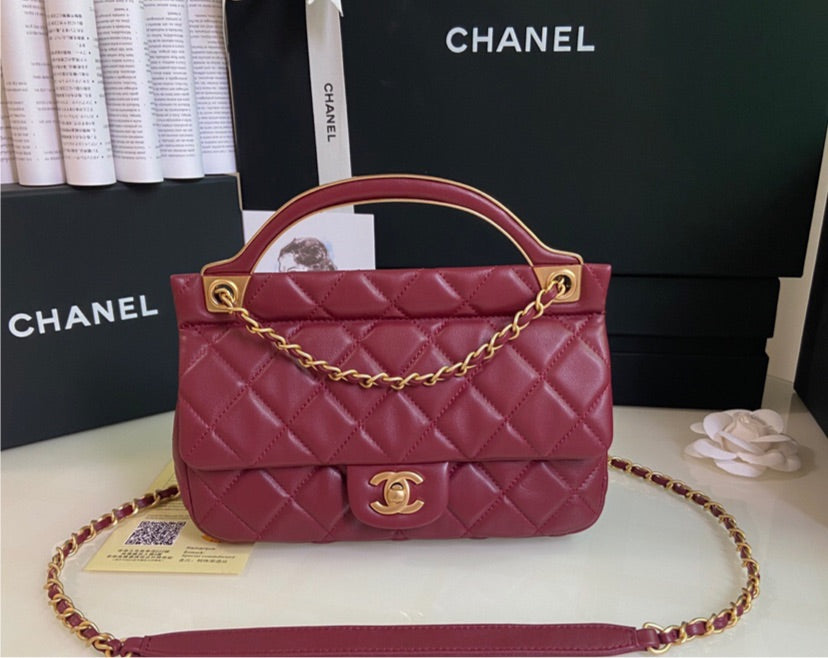 Chanel woman handbag
