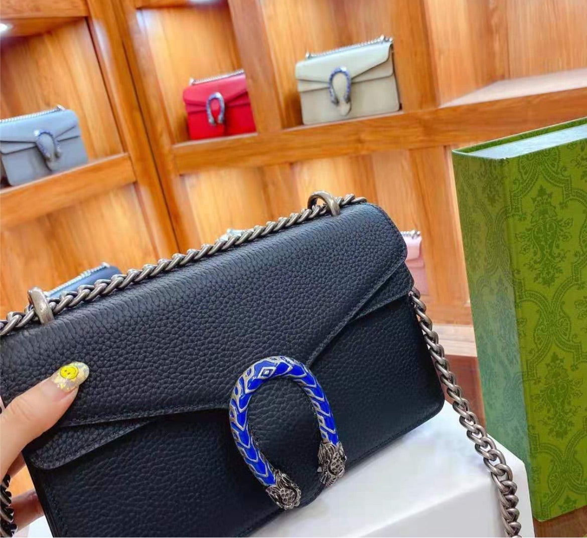 New leather Gucci woman shoulder bag