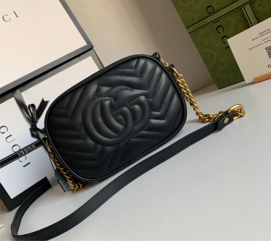 Woman Gucci shoulder handbag