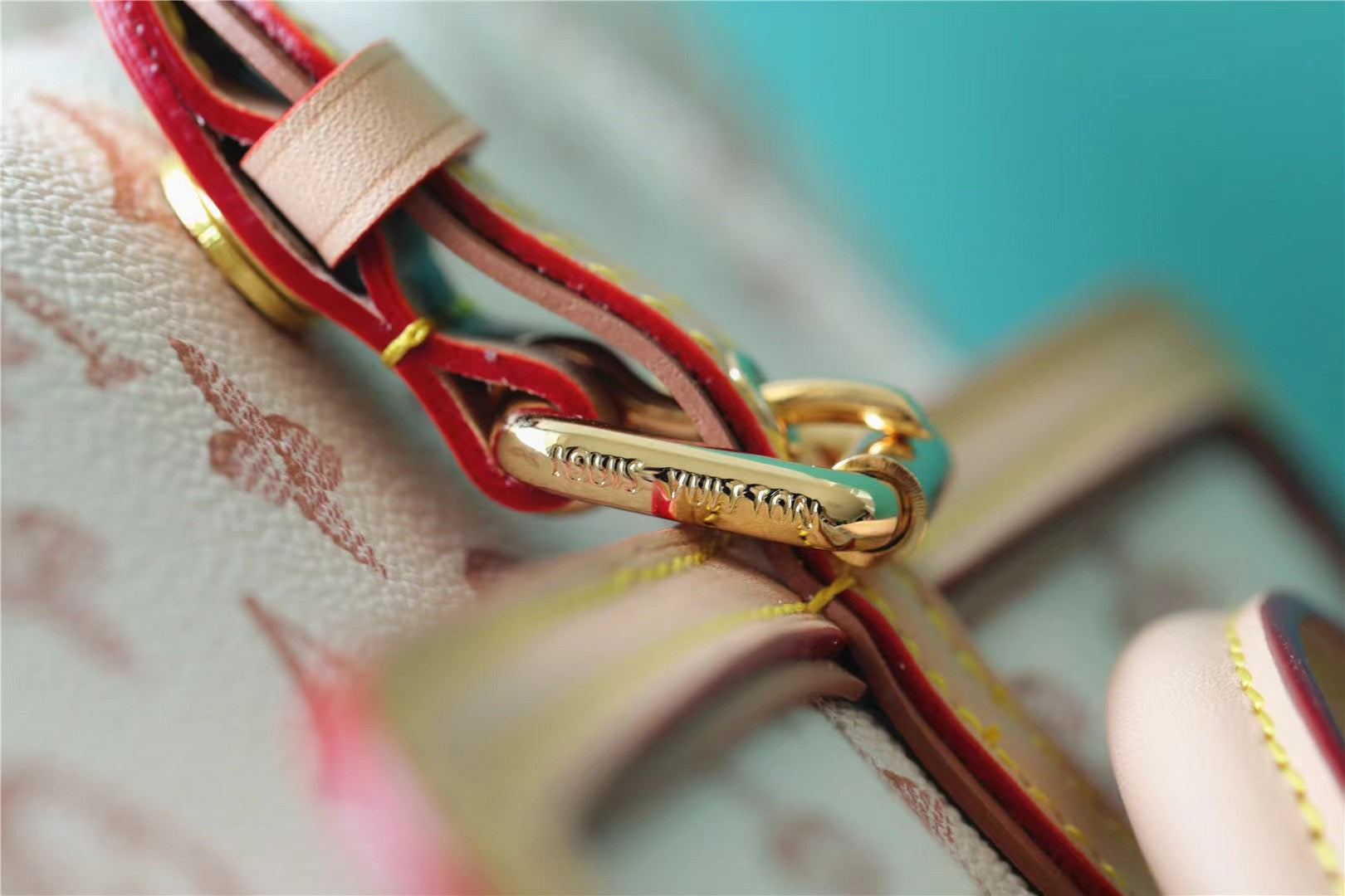 Louis Vuitton  MM Bag