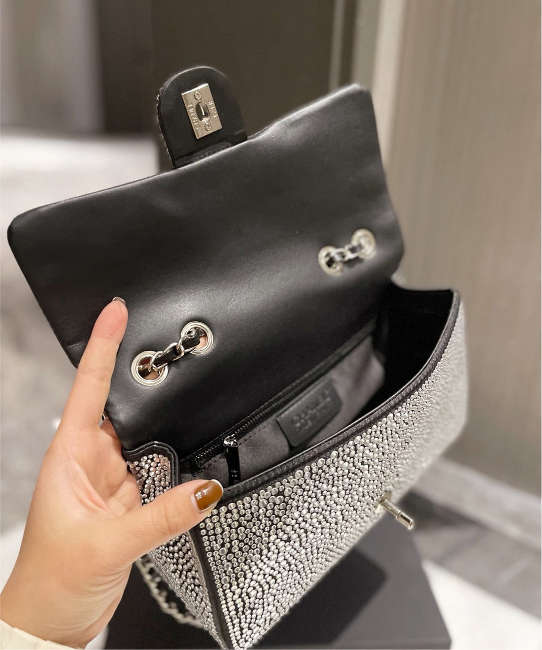 Chanel studded woman shoulder handbag