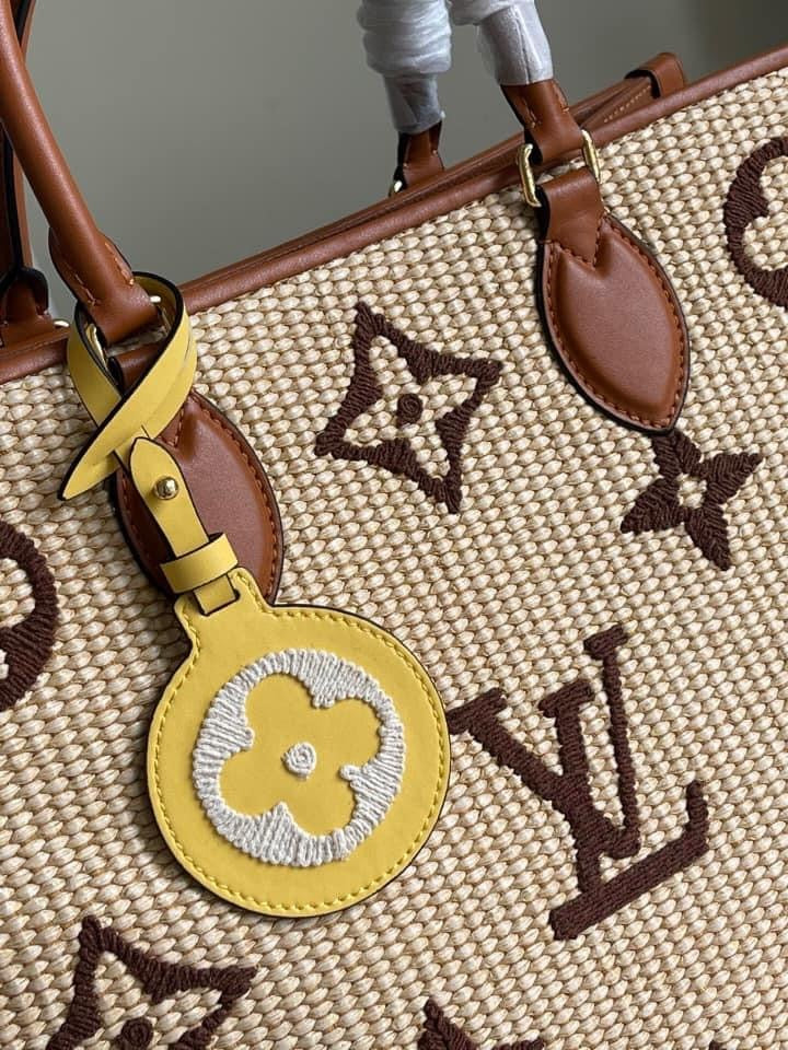Louis Vuitton  MM Bag