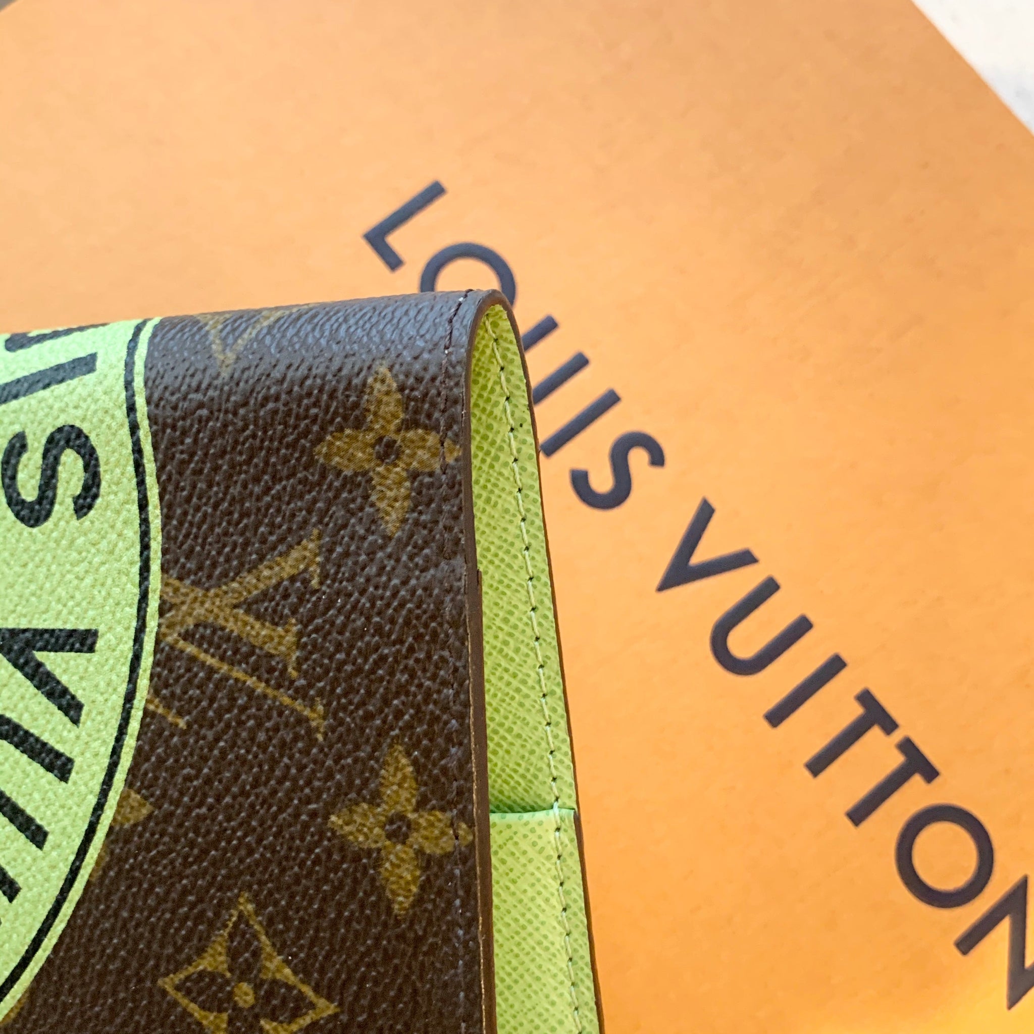 LOUIS VUITTON Monogram Villes D'europe City Guide Notebook Cover