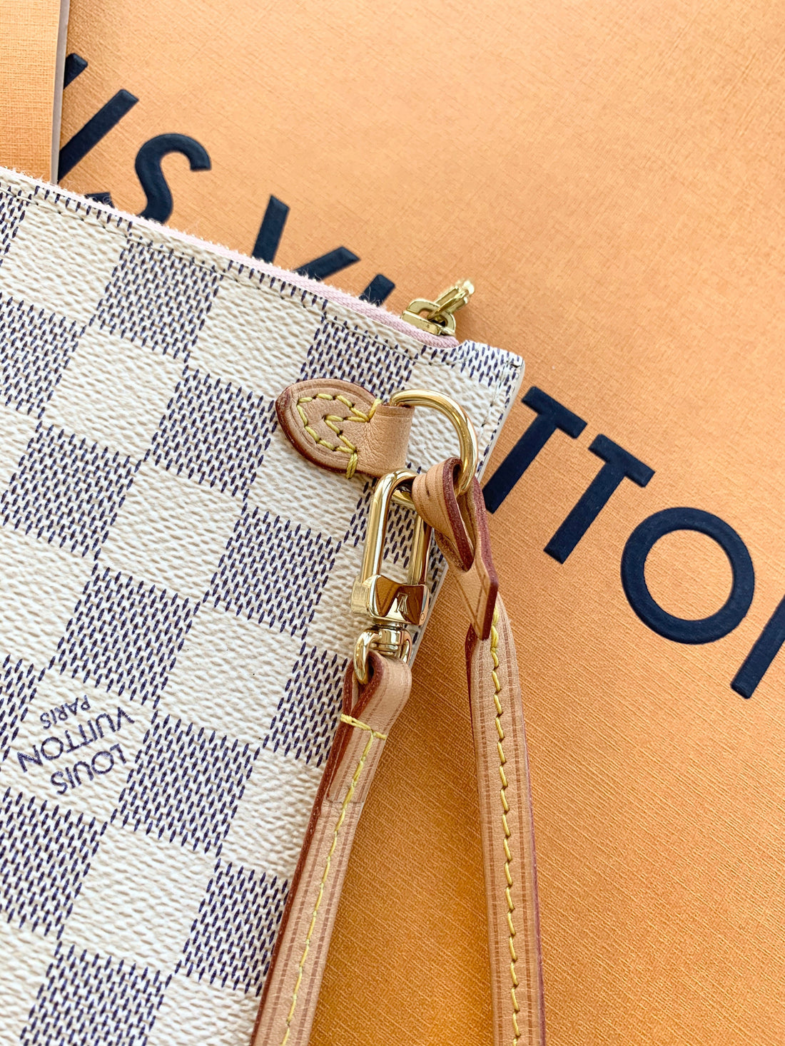 Louis Vuitton 2021 Neverfull GM Damier Azur Pochette Wristlet Pouch In Rose Ballerine
