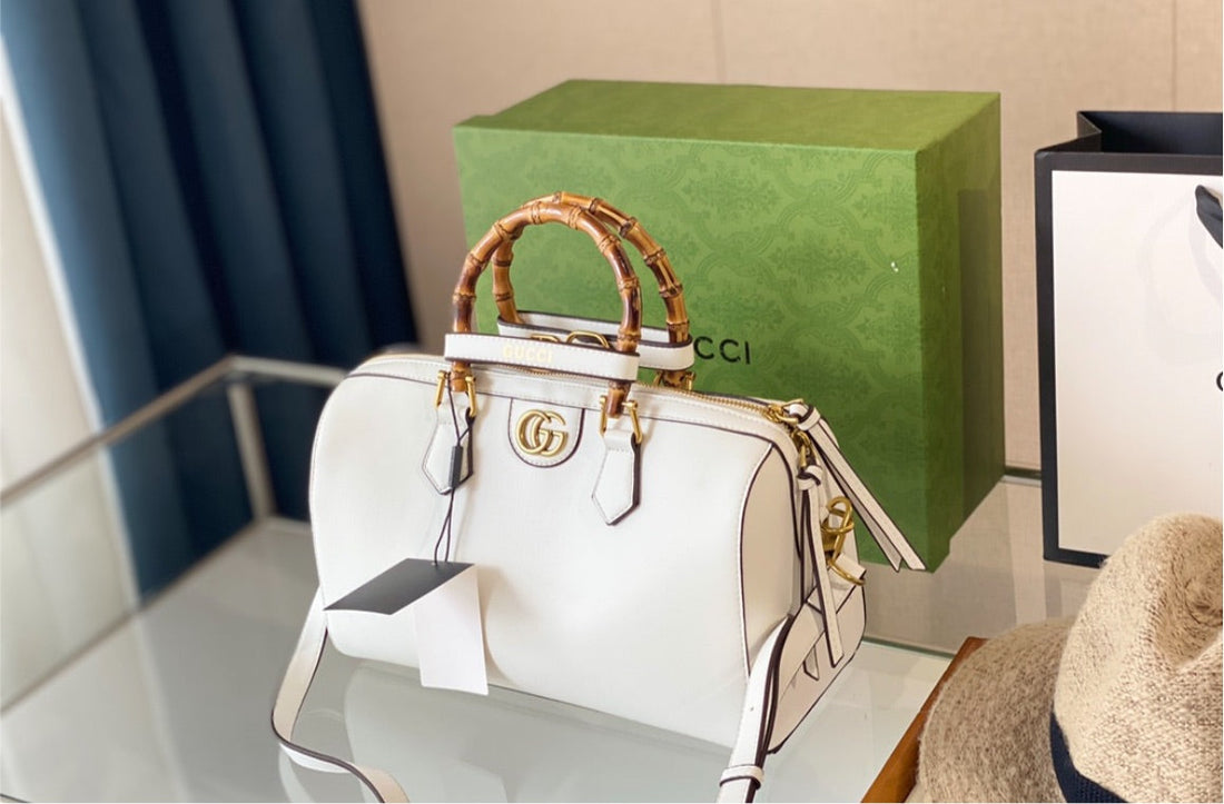 New woman Gucci shoulder handbag