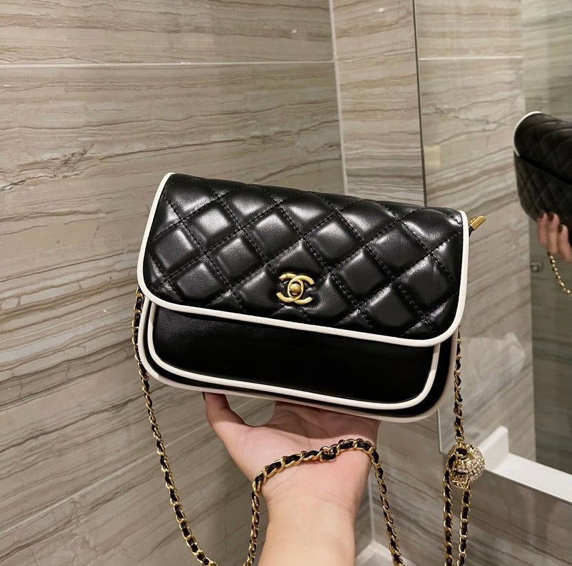 Chanel ladies shoulder handbag