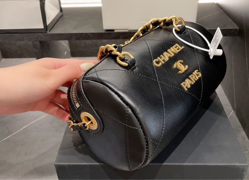Chanel woman handbag