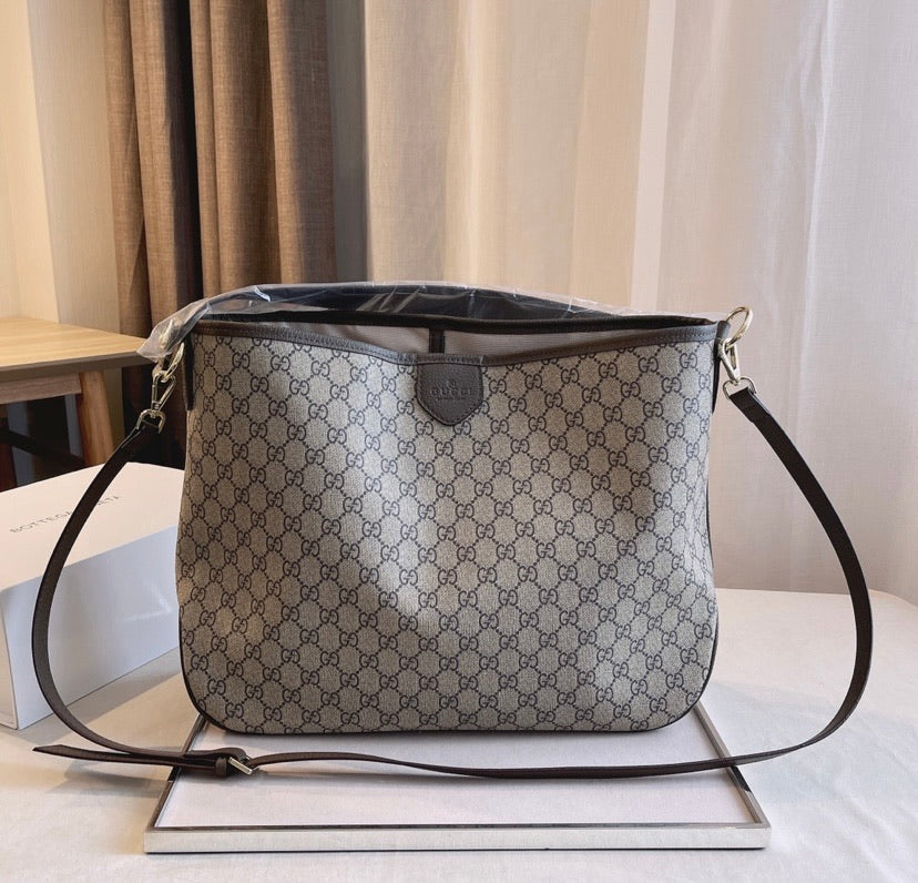 Gucci woman shoulder handbag