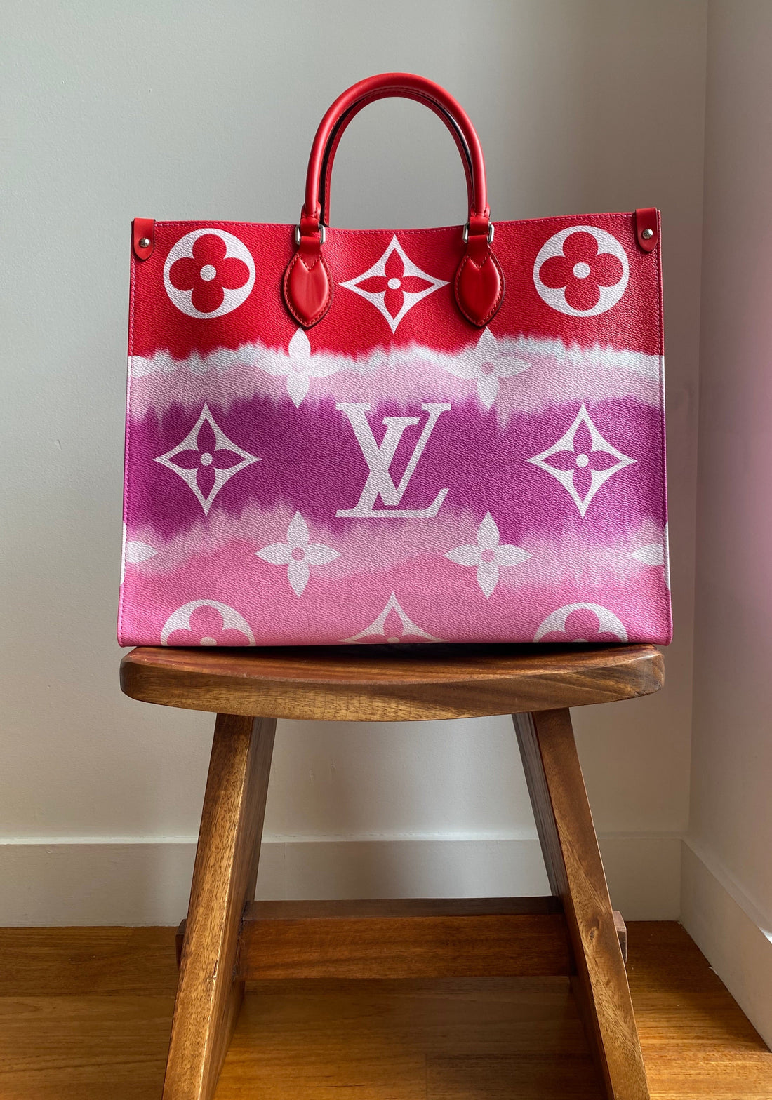 Louis Vuitton Onthego LV Escale Rouge M45121