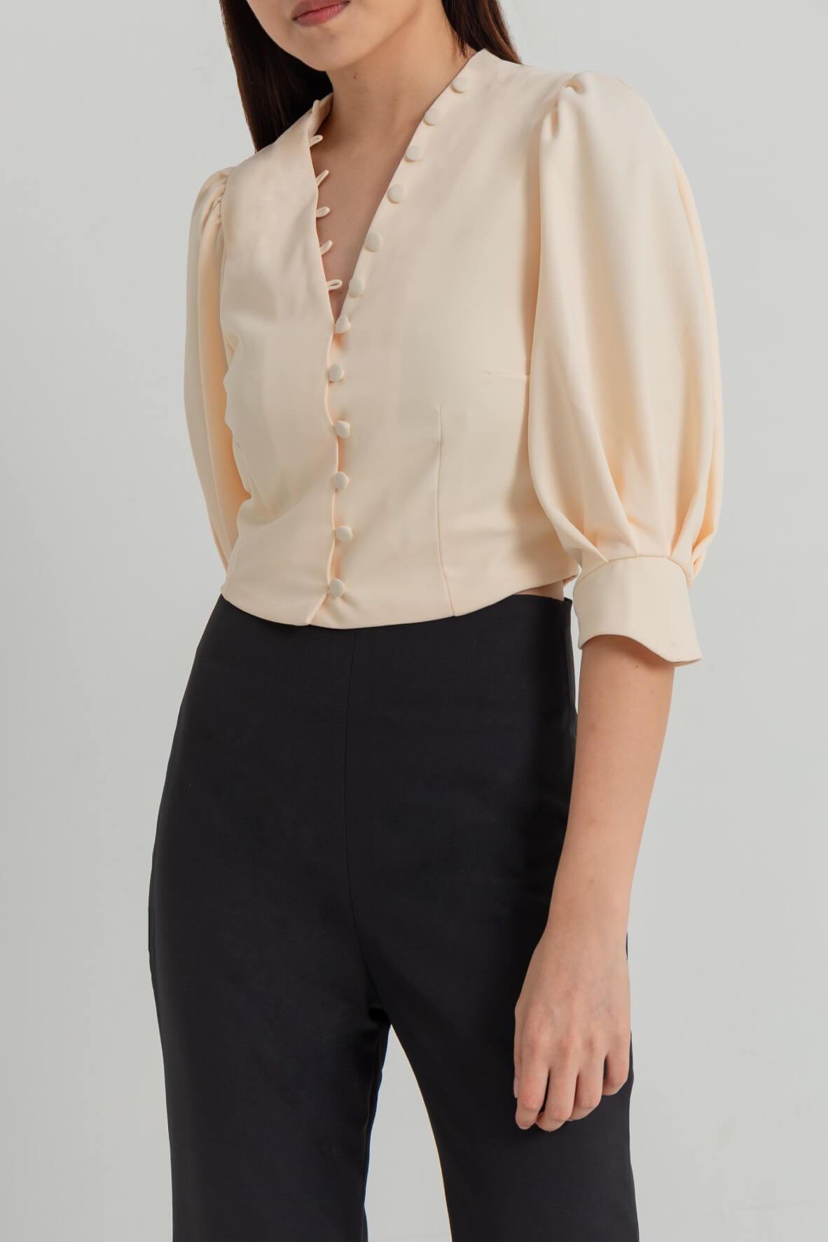 Pebbled Puff-Sleeves Top in Cream