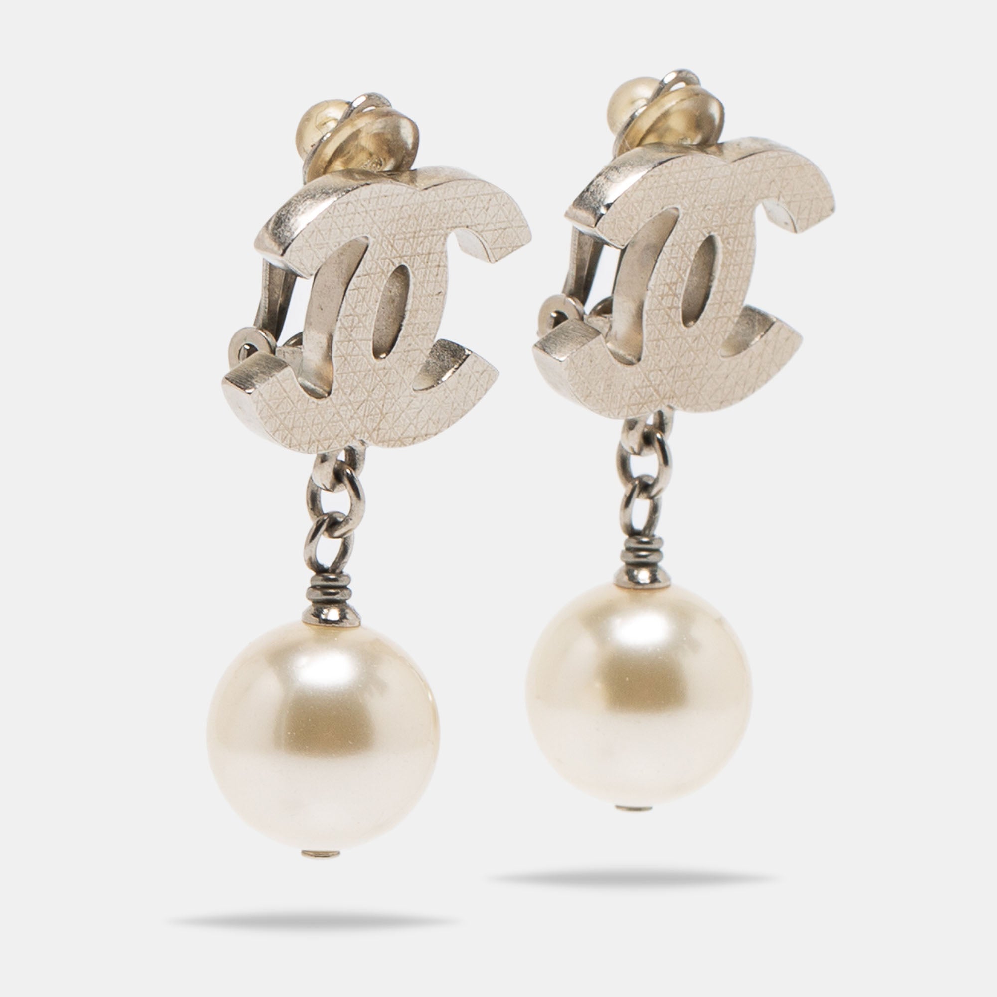 Chanel Silver Tone CC Quilt Faux Pearl Drop Earring