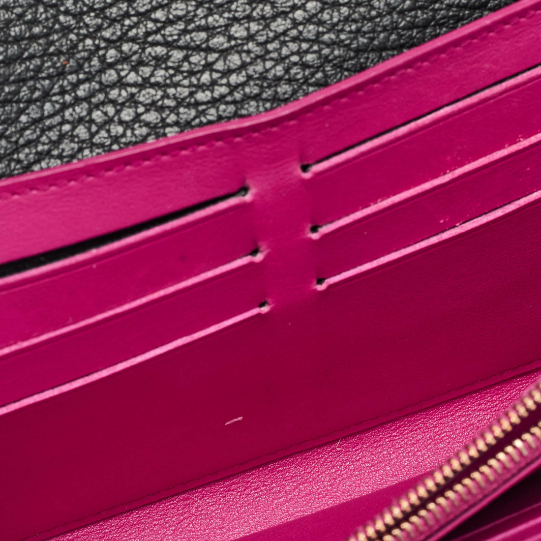 LOUIS VUITTON Black Taurillon Leather Capucines Wallet