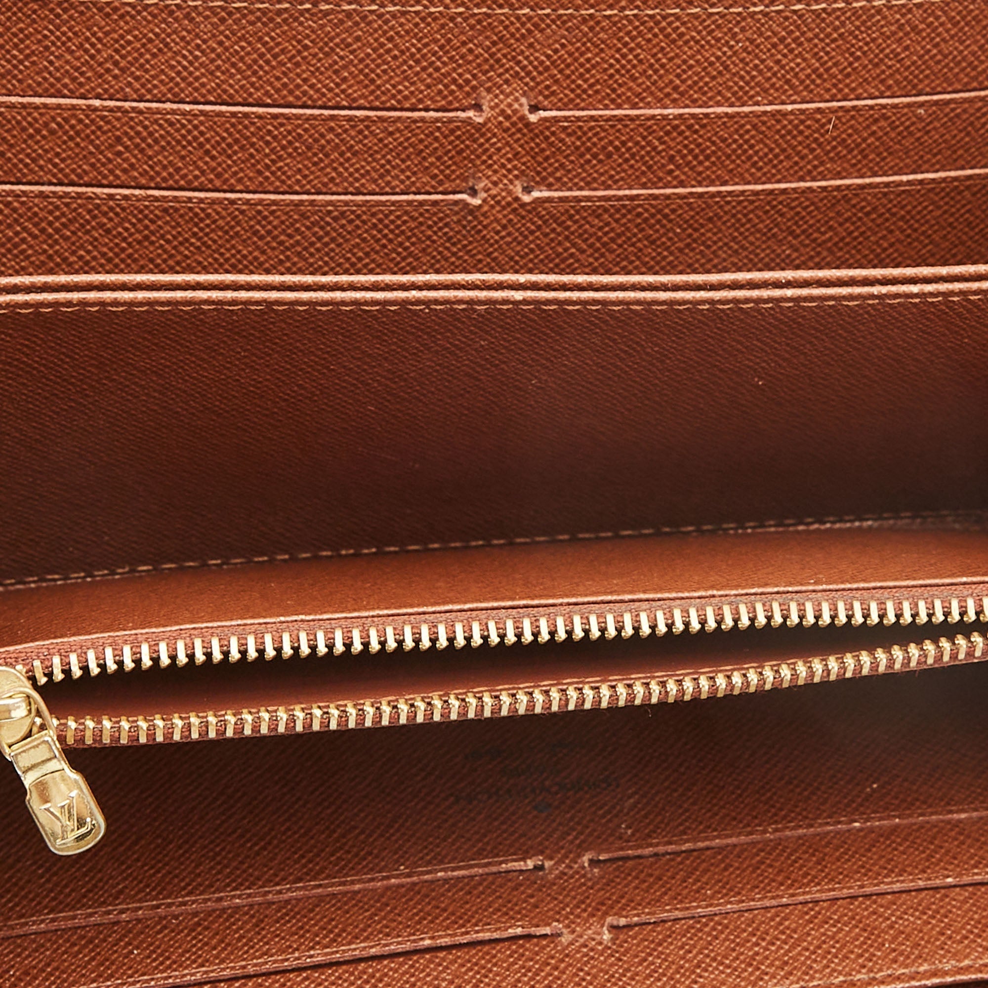 LOUIS VUITTON Monogram Canvas Zippy Wallet