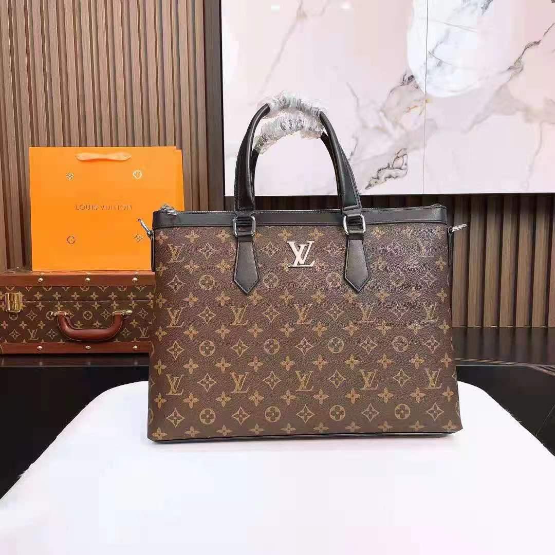 Luxury Handbags Louis Vuitton 526