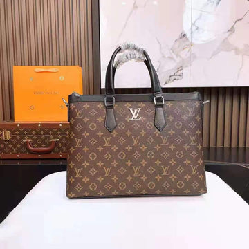 Luxury Handbags Louis Vuitton 526