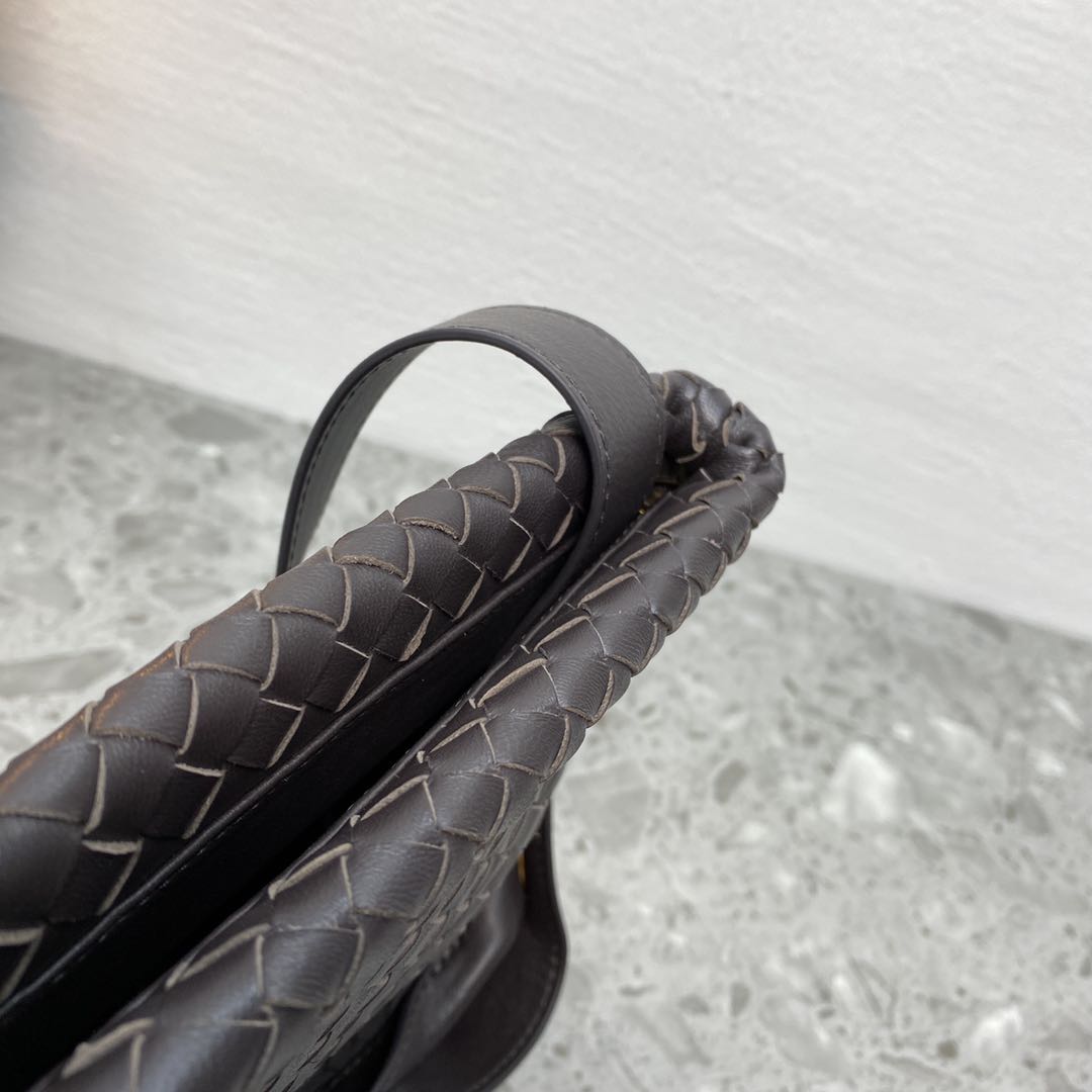 BV Intrecciato Shoulder Bag Purple, For Womtlm, Womtlm’s Bags 10.2in/26cm