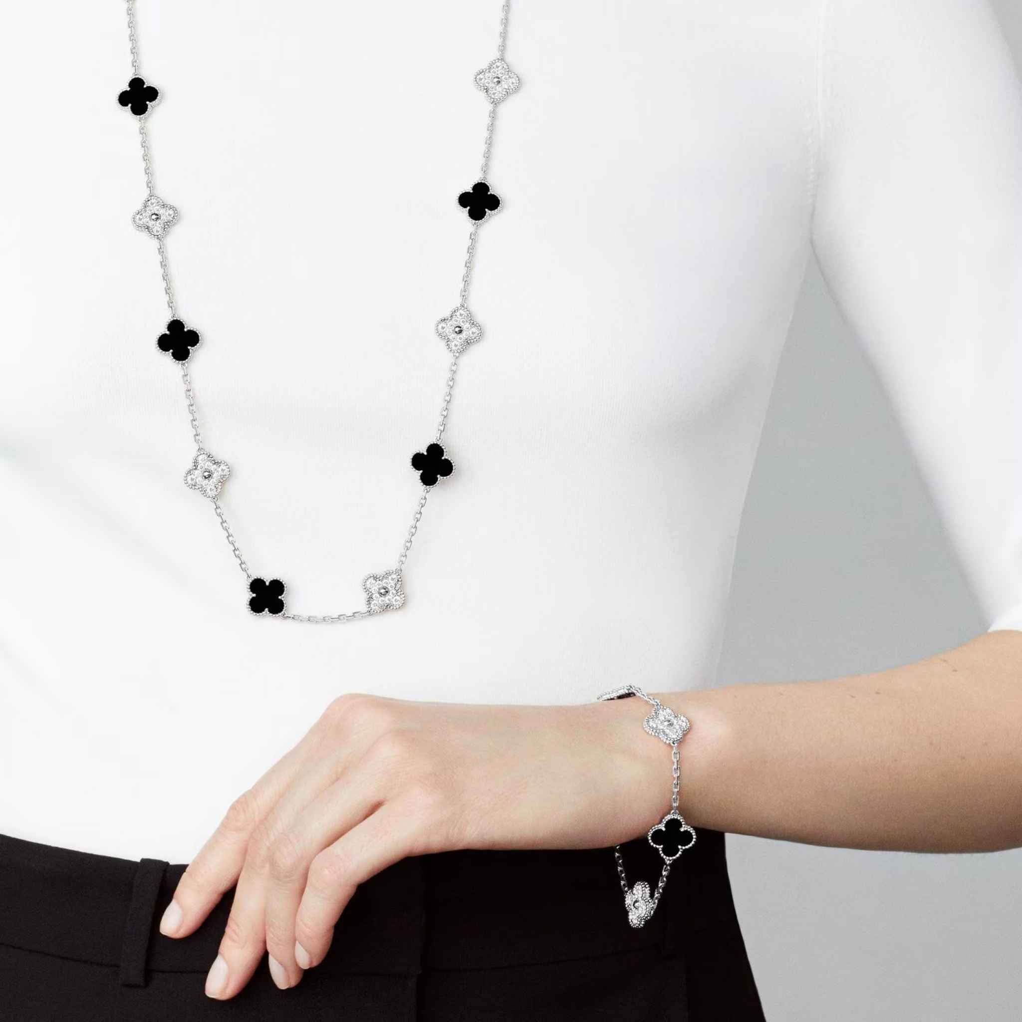 Alhambra White Gold Motifs Bracelet Diamond Onyx