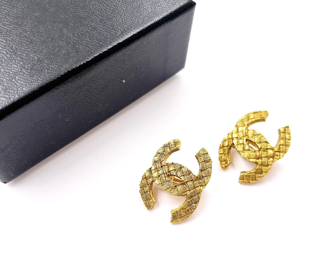 CHANEL Vintage Gold Plated CC Basket Weave Small Clip on Earrings [Copy]