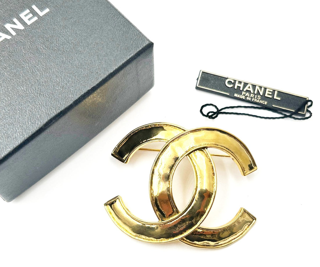 CHANEL Vintage Gold Plated CC Large Brooch
